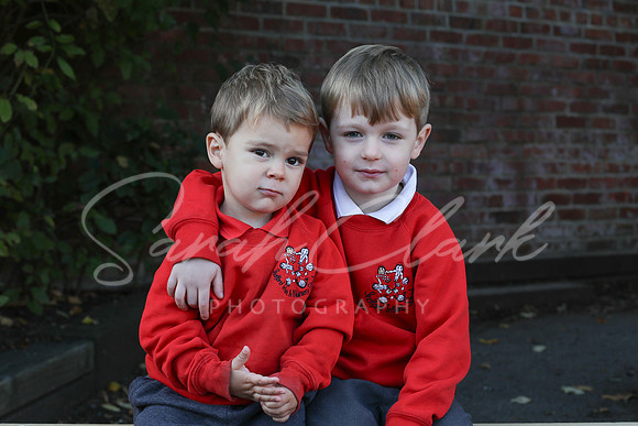 ShalfordSiblings25-40