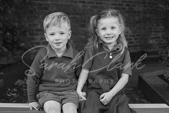 ShalfordSiblings25-45