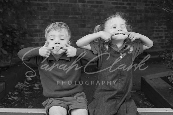 ShalfordSiblings25-49
