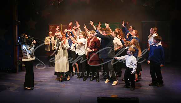 TrinityNativitySparkle25-204
