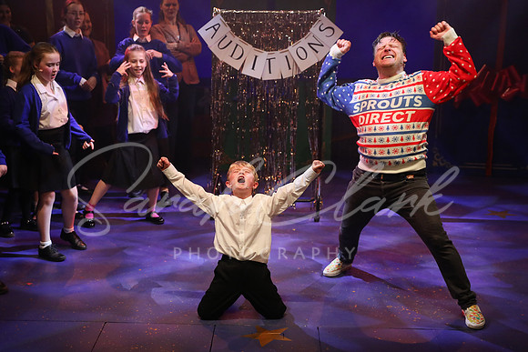 TrinityNativitySparkle25-274