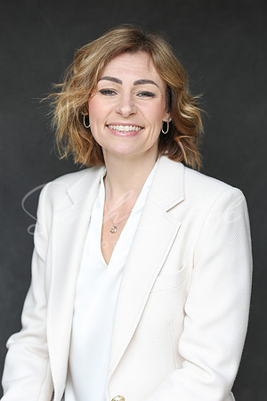 MichelleDHeadshots26-2