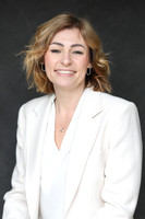 MichelleDHeadshots26-1