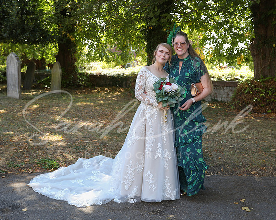KirstyDomWedding26-148