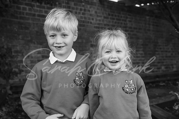 ShalfordSiblingsAutumn26-13
