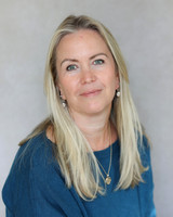 MichelleBHeadshots26-2