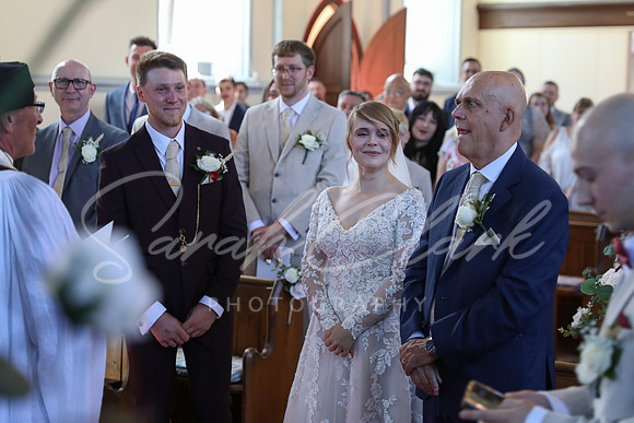 KirstyDomWedding26-197