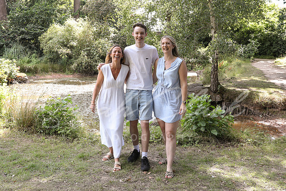 CarolineWFamily25-105