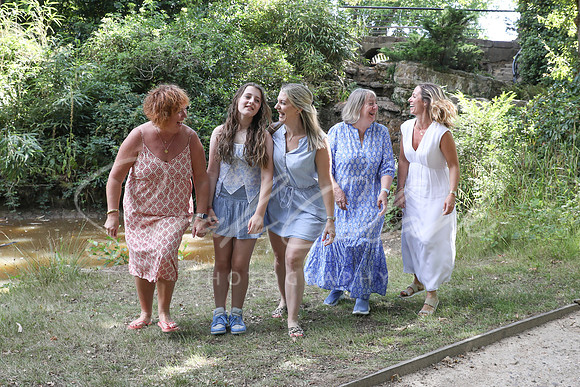 CarolineWFamily25-75