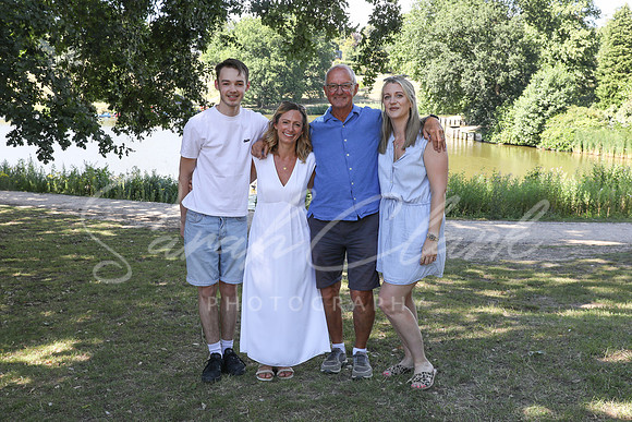 CarolineWFamily25-11